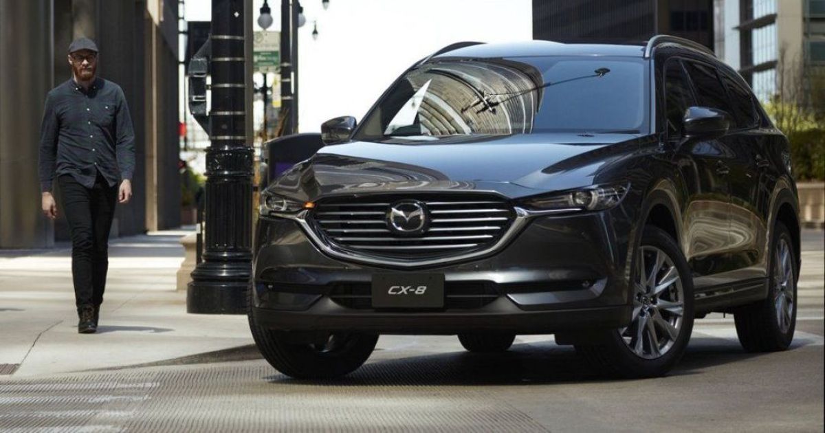 Новый кроссовер Mazda CX-8 пользуется популярностью