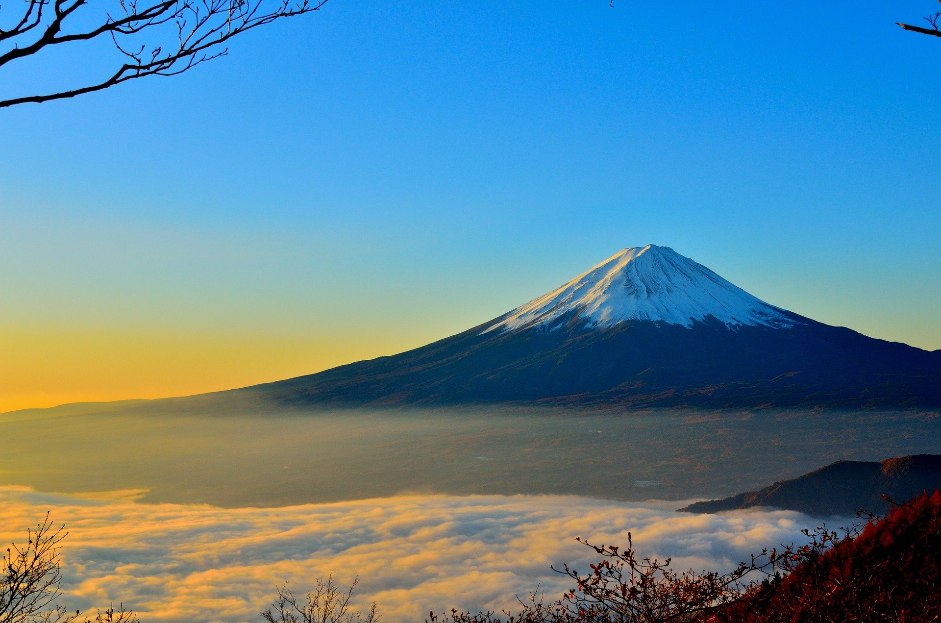 Из-за коронавируса гора Фудзи будет закрыта для туристов на все лето 2020 года