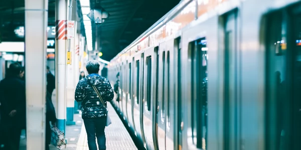 Поступки, которые раздражают японских пассажиров