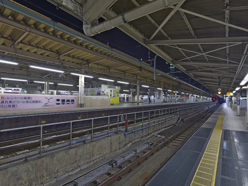 В Японском метро вагоны отличаются по мощности работы кондиционера
