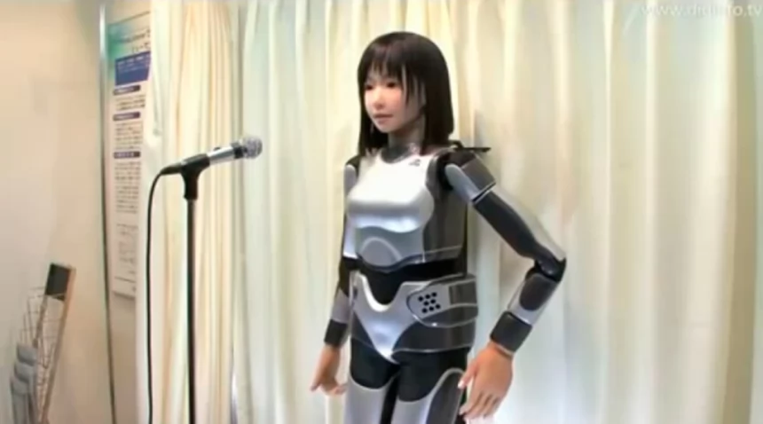В Японии был создан поющий робот