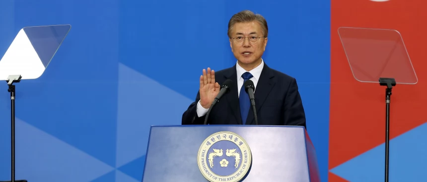 Южно корейский президент выразил критическое замечание в адрес Японии, которая заняла позицию по проблеме «женщин для утешения».